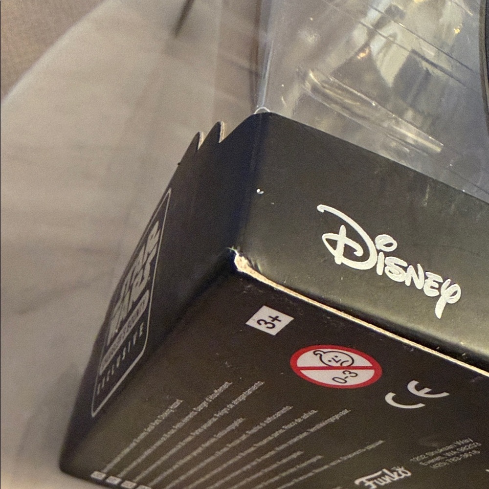 Funko StarWars Gold colored Rebel Pilot Collectible Boss 2016 Smuggler’s bounty - Picture 11 of 14